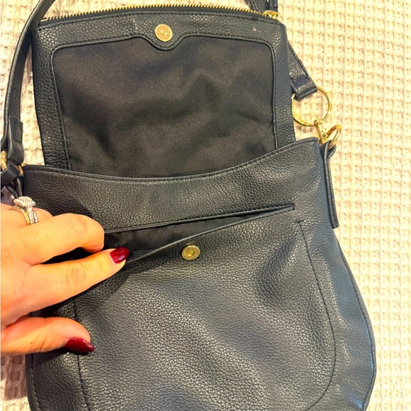 Vince Camuto crossbody leather bag! - Picture 5 of 7